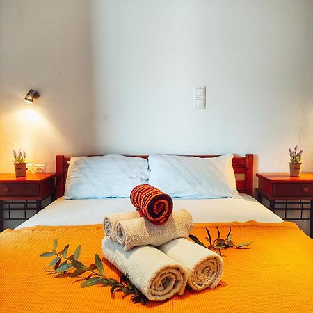 Rena'S Rooms Μελίντα Melinta Bilik gambar