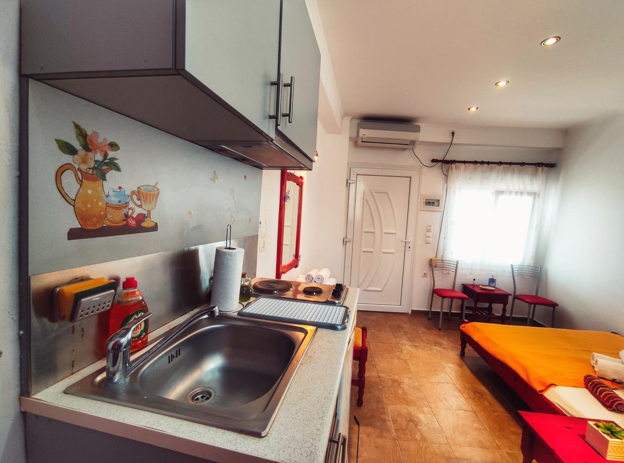 Rena'S Rooms Μελίντα Melinta Bilik gambar