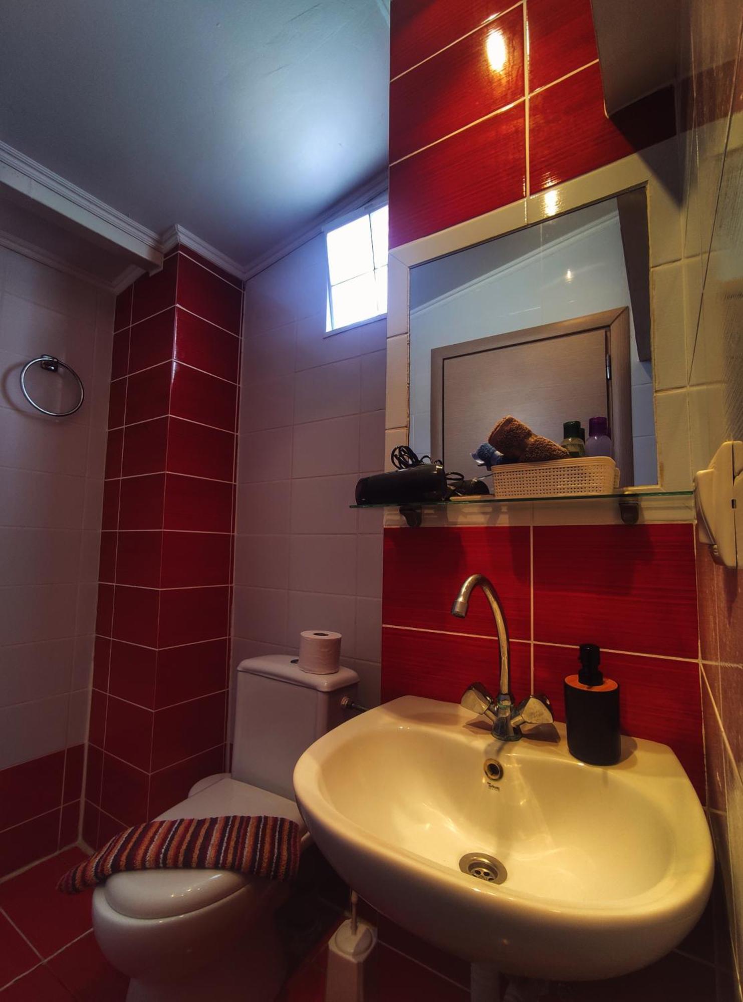 Rena'S Rooms Μελίντα Melinta Bilik gambar